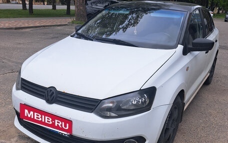 Volkswagen Polo VI (EU Market), 2013 год, 500 000 рублей, 2 фотография