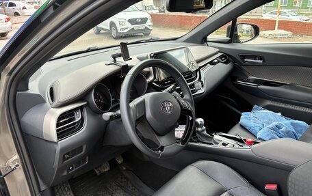 Toyota C-HR I рестайлинг, 2022 год, 3 050 000 рублей, 2 фотография