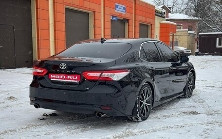 Toyota Camry, 2021 год, 2 600 000 рублей, 7 фотография