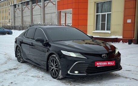 Toyota Camry, 2021 год, 2 600 000 рублей, 4 фотография