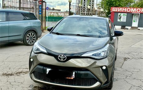 Toyota C-HR I рестайлинг, 2022 год, 3 050 000 рублей, 5 фотография
