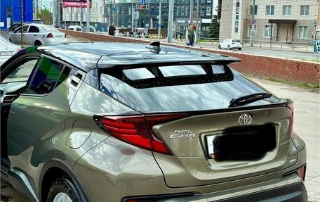Toyota C-HR I рестайлинг, 2022 год, 3 050 000 рублей, 11 фотография