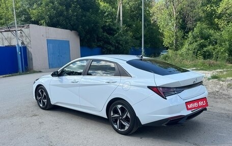 Hyundai Elantra, 2021 год, 1 880 000 рублей, 5 фотография