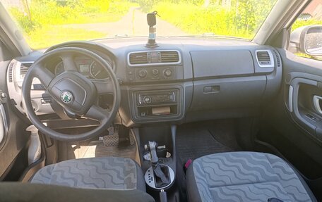 Skoda Fabia II, 2009 год, 450 000 рублей, 5 фотография