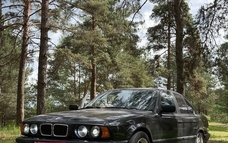 BMW 5 серия, 1993 год, 300 000 рублей, 1 фотография