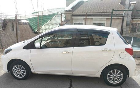 Toyota Vitz, 2016 год, 680 000 рублей, 3 фотография