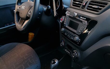 KIA Rio III рестайлинг, 2012 год, 980 000 рублей, 8 фотография