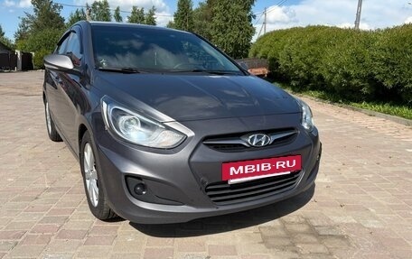 Hyundai Solaris II рестайлинг, 2011 год, 750 000 рублей, 2 фотография