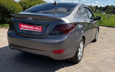 Hyundai Solaris II рестайлинг, 2011 год, 750 000 рублей, 5 фотография