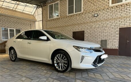 Toyota Camry, 2017 год, 2 050 000 рублей, 3 фотография