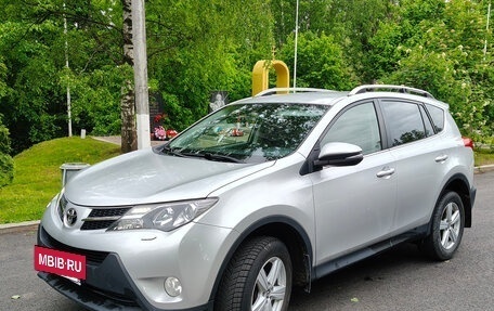 Toyota RAV4, 2013 год, 1 950 000 рублей, 2 фотография