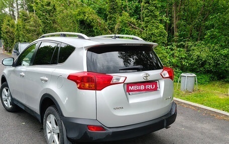 Toyota RAV4, 2013 год, 1 950 000 рублей, 4 фотография