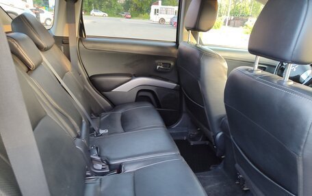 Mitsubishi Outlander III рестайлинг 3, 2012 год, 1 170 000 рублей, 16 фотография
