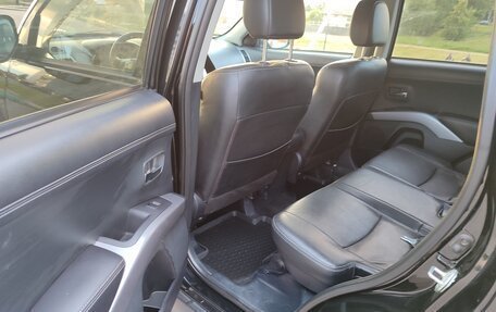 Mitsubishi Outlander III рестайлинг 3, 2012 год, 1 170 000 рублей, 15 фотография