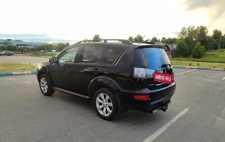 Mitsubishi Outlander III рестайлинг 3, 2012 год, 1 170 000 рублей, 4 фотография