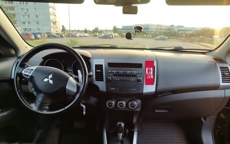 Mitsubishi Outlander III рестайлинг 3, 2012 год, 1 170 000 рублей, 10 фотография