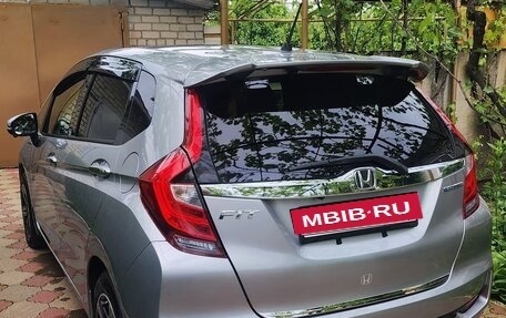 Honda Fit III, 2018 год, 1 250 000 рублей, 7 фотография
