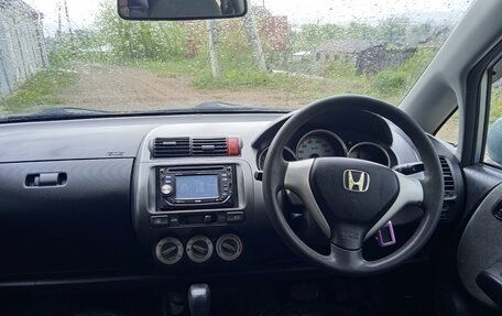 Honda Fit III, 2006 год, 620 000 рублей, 6 фотография
