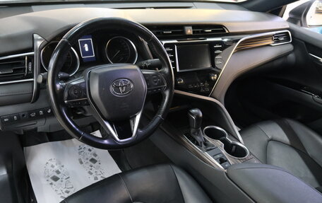 Toyota Camry, 2019 год, 2 449 000 рублей, 12 фотография