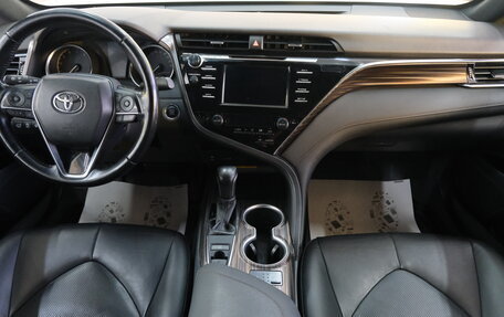Toyota Camry, 2019 год, 2 449 000 рублей, 15 фотография