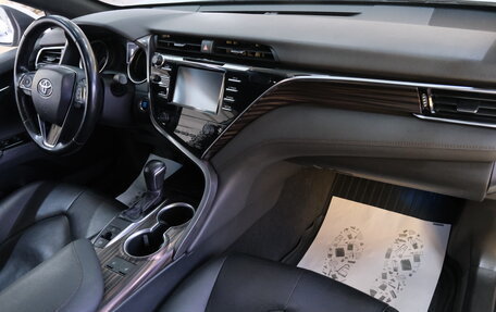 Toyota Camry, 2019 год, 2 449 000 рублей, 19 фотография