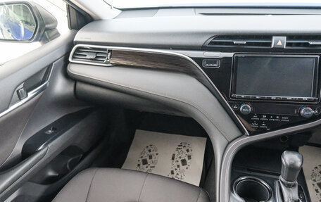 Toyota Camry, 2017 год, 2 699 000 рублей, 11 фотография
