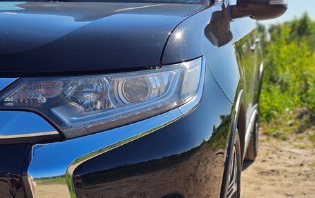 Mitsubishi Outlander III рестайлинг 3, 2015 год, 1 700 000 рублей, 5 фотография