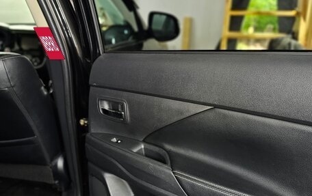 Mitsubishi Outlander III рестайлинг 3, 2015 год, 1 700 000 рублей, 23 фотография