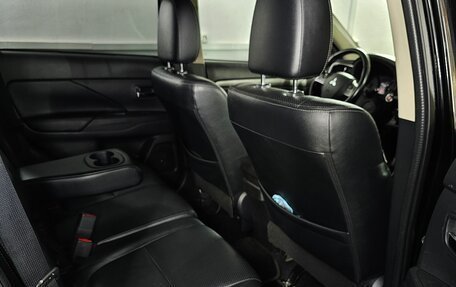 Mitsubishi Outlander III рестайлинг 3, 2015 год, 1 700 000 рублей, 24 фотография