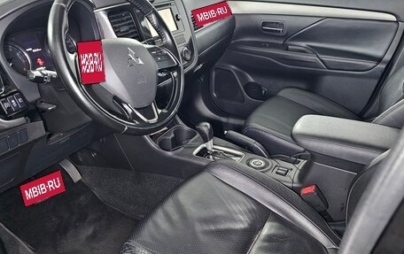 Mitsubishi Outlander III рестайлинг 3, 2015 год, 1 700 000 рублей, 28 фотография