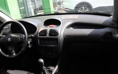 Peugeot 206, 2002 год, 216 000 рублей, 12 фотография