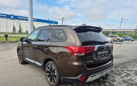 Mitsubishi Outlander III рестайлинг 3, 2022 год, 2 720 000 рублей, 7 фотография
