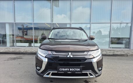 Mitsubishi Outlander III рестайлинг 3, 2022 год, 2 720 000 рублей, 2 фотография