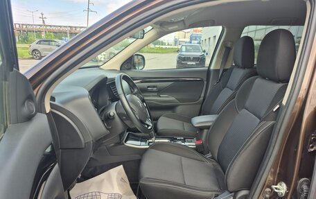 Mitsubishi Outlander III рестайлинг 3, 2022 год, 2 720 000 рублей, 10 фотография