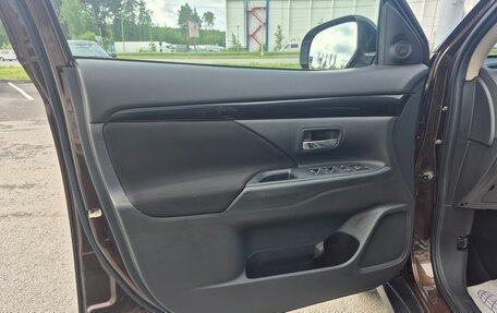 Mitsubishi Outlander III рестайлинг 3, 2022 год, 2 720 000 рублей, 23 фотография