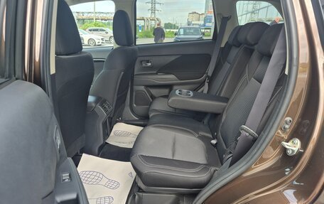 Mitsubishi Outlander III рестайлинг 3, 2022 год, 2 720 000 рублей, 25 фотография