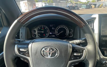 Toyota Land Cruiser 200, 2018 год, 6 300 000 рублей, 4 фотография