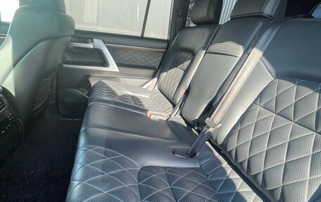 Toyota Land Cruiser 200, 2018 год, 6 300 000 рублей, 5 фотография