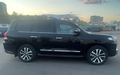 Toyota Land Cruiser 200, 2018 год, 6 300 000 рублей, 10 фотография