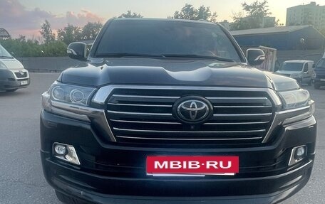 Toyota Land Cruiser 200, 2018 год, 6 300 000 рублей, 12 фотография