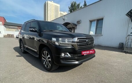 Toyota Land Cruiser 200, 2018 год, 6 300 000 рублей, 21 фотография