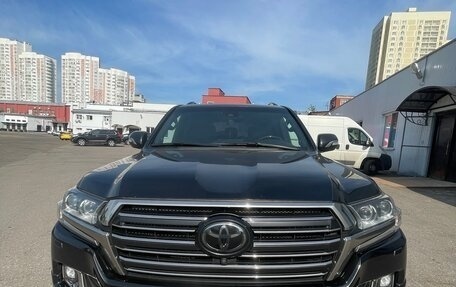 Toyota Land Cruiser 200, 2018 год, 6 300 000 рублей, 20 фотография