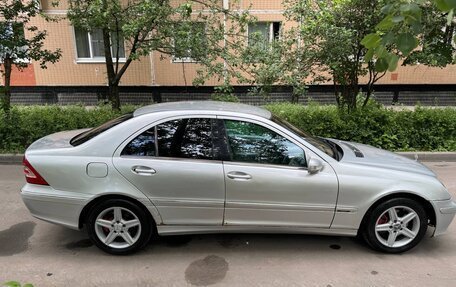 Mercedes-Benz C-Класс, 2004 год, 450 000 рублей, 4 фотография
