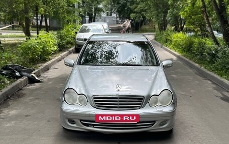 Mercedes-Benz C-Класс, 2004 год, 450 000 рублей, 2 фотография