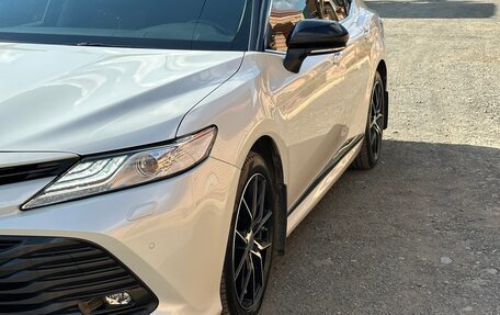 Toyota Camry, 2021 год, 2 900 000 рублей, 4 фотография