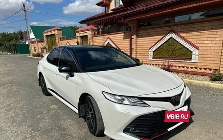 Toyota Camry, 2021 год, 2 900 000 рублей, 3 фотография
