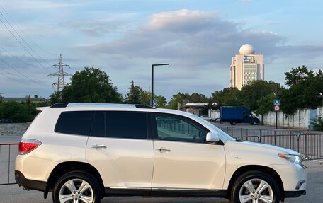 Toyota Highlander III, 2011 год, 1 797 000 рублей, 11 фотография