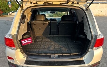 Toyota Highlander III, 2011 год, 1 797 000 рублей, 12 фотография