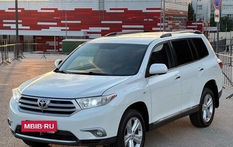 Toyota Highlander III, 2011 год, 1 797 000 рублей, 9 фотография