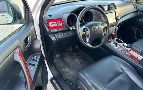 Toyota Highlander III, 2011 год, 1 797 000 рублей, 17 фотография